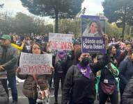 Los manifestantes se concentraron en los exteriores de la Comandancia de la Policía.