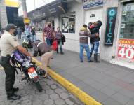 La Policía Nacional desplegó operativos en diferentes sectores de Ibarra para localizar a los delincuentes.