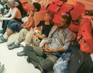 Imagen cedida por el Ministerio de Exteriores israelí de algunos de los activistas de la Global Sumud Flotilla arrestados, entre ellos Greta Thunberg, el 2 de octubre de 2025.