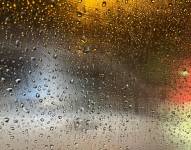 Imagen referencial de las gotas de agua en una ventana.