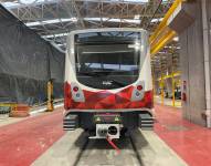 Uno de los 18 trenes del Metro de Quito.