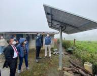 Además, los paneles solares cuentan con un equipo de control y gestión denominado prepago.