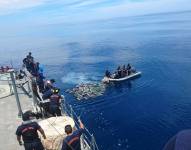 39 Paquetes con droga encuentra la Armada del Ecuador en Puerto Baquerizo Moreno, en Galápagos.