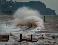 Imagen de un tsunami, en Reino Unido.