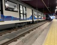 El Metro de Quito cuenta con 18 trenes. Cada uno tiene la capacidad de trasladar a 1 200 pasajeros.