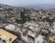 Fotografía aérea de archivo que muestra el sector de Achupallas, afectado por incendios forestales de Viña del Mar.