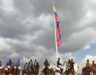 Cabalgata Bicentenaria para conmemorar la Batalla del Pichincha llega a la Cima de la Libertad