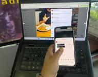 Imagen referencial de votaciones en celular y computadora.