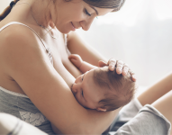 La lactancia materna da los nutrientes necesarios para el crecimiento de los niñso.