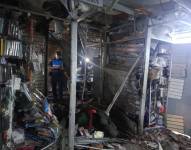 Imagen de locales de La Bahía explotados en un ataque extorsivo, la noche del martes 3 de junio de 2025.