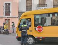 Operativos de agentes de tránsito en Quito.