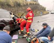 Imagen de bomberos actuando en el lugar del siniestro en Quijos, Napo.