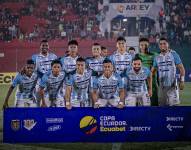 Jugadores de Guayaquil City contra Deportivo Santo Domingo por la Copa Ecuador