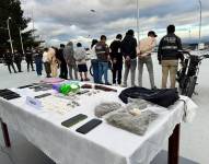 Los detenidos en las instalaciones del Distrito Eugenio Espejo de la Policía Nacional.