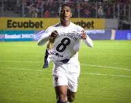 Carlos Gruezo celebra un gol con Liga de Quito