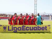 Los jugadores de El Nacional previo al partido contra Aucas por la octava fecha del segundo hexagonal de la LigaPro