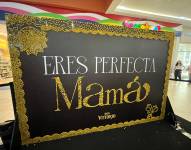Tarjeta gigante decorada con fideos Don Vittorio.
