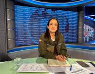 Inés Manzano en el set de Ecuavisa en Quito.