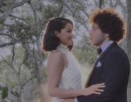 Primera fotografía de Selena Gómez y Benny Blanco ya casados.