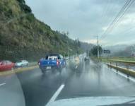 A las 13:00 de este 14 de febrero se reportó una fuerte lluvia en la Autopista General Rumiñahui.