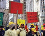 Fotografía de archivo de un grupo de vendedores ambulantes durante una protesta en Nueva York.