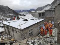 El suceso tuvo lugar a las 16:51 del domingo en el condado de Zhenxiong y afectó a unos 18 hogares situados en la zona baja entre dos montañas.