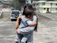 Imagen referencial de una madre adolescente.