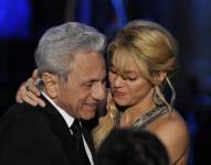 Fotografía de archivo de la cantante colombiana Shakira junto a su padre, William Mebarak.
