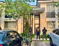 Fiscalía allana casas en Guayaquil y Samborondón por lavado de activos.