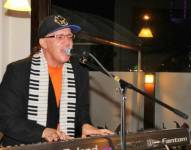 Mike Albornoz en uno de sus conciertos.