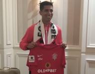 José Cevallos en la presentación de Aktobe de Kazajistán