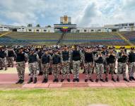 Los nuevos servidores penitenciarios participaron en una ceremonia en el estadio Atahualpa.