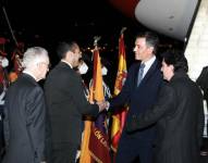 El canciller Juan Carlos Holguín (segundo desde la izquierda) saludó al presidente de España, Pedro Sánchez.