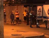 Dos hombres y una mujer fueron acribillados la madrugada de este lunes 18 de abril.