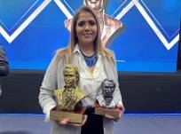 La periodista guayaquileña se hizo con dos premios de parte de la UNP.