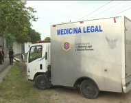 Imagen de un carro de Medicina Legal en Durán. Foto referencial.
