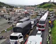 Imagen de vehículos de transporte pesado en Carchi.