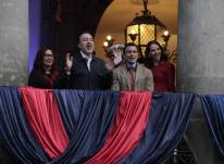 Pabel Muñoz y Daniel Noboa en la serenata quiteña 2024.