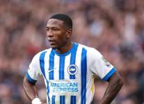 Pervis Estupiñán fue titular en la derrota del Brighton.