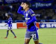 Luis Fernando León celebra un gol con Emelec