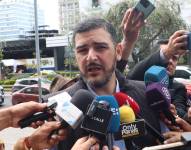 Foto de Aquiles Álvarez, alcalde de Guayaquil, en una audiencia que asistió a Quito por el caso Triple A en junio de 2025.