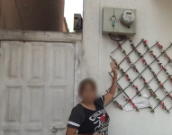 Imagen de una mujer reclamando que su exesposa