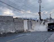 Momento de la explosión controlada en las inmediaciones de la cárcel de El Inca.