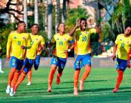 Jugadores de Colombia celebrando la goleada.