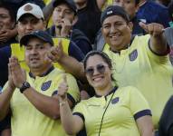 Aficionados ecuatorianos en el partido entre Ecuador y Uruguay jugado el 12 de septiembre.