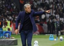 El entrenador de Liga de Quito, Tiago Nunes, en un partido por Copa Libertadores