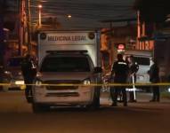 Imagen de un equipo de Medicina Legal en Durán, tras un ataque armado.