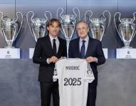 Luka Modric junto al presidente del Real Madrid, Florentino Pérez.