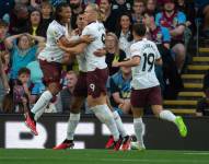 Jugadores del Manchester City celebran un gol ante el Burnley