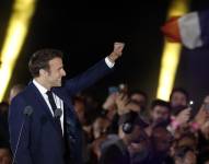 En una modesta tarde de celebraciones, Emmanuel Macron dijo que escuchará a sus oponentes.